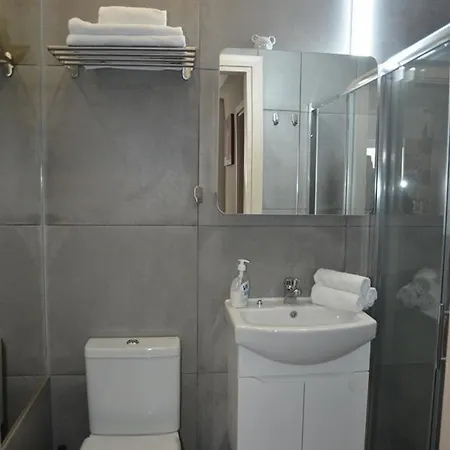 4seasonsapart Tourist Area מלון קפסולה *